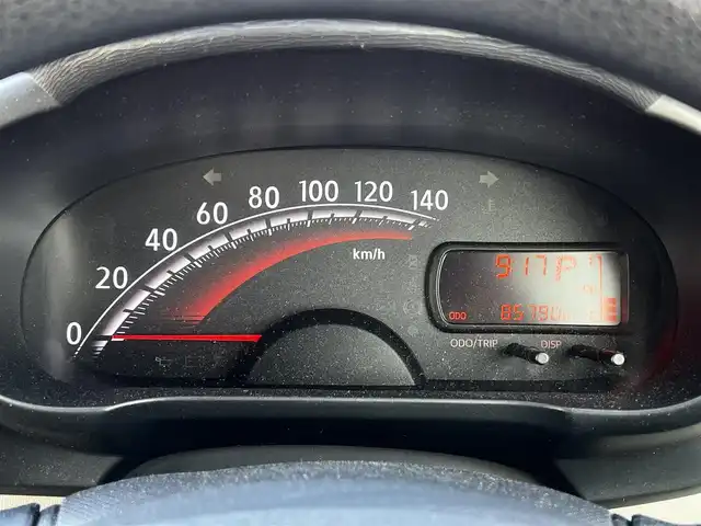 ダイハツ ムーヴ L SA 道央・札幌 2013(平25)年 8.6万km ブライトシルバーメタリック ４WD/純正オーディオ/AM/FM/CD/AUX/衝突被害軽減ブレーキ/横滑り防止装置/ドライブレコーダー/アイドリングストップ/リモコンキー/ハロゲンヘッドライト/ヘッドライトレベライザー/電動格納ミラー/純正フロアマット/ドアバイザー/スペアキー