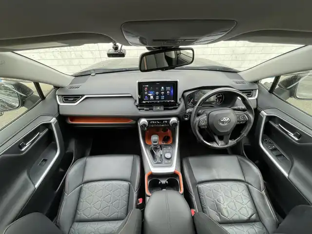 トヨタ ＲＡＶ４ アドベンチャー 福岡県 2019(令1)年 6万km アッシュグレーメタリック/アティチュードブラックマイカ 2トーン 社外9型SDナビ(フルセグTV/CD/DVD/BT)/バックカメラ/ブラインドスポット/オートホールド/コーナーセンサー/電動リア/ドラレコ/クルコン/ETC/USB/ダウンヒル/純正フロアマット/純正LED/スペアキー/プッシュスタート/スマートキー