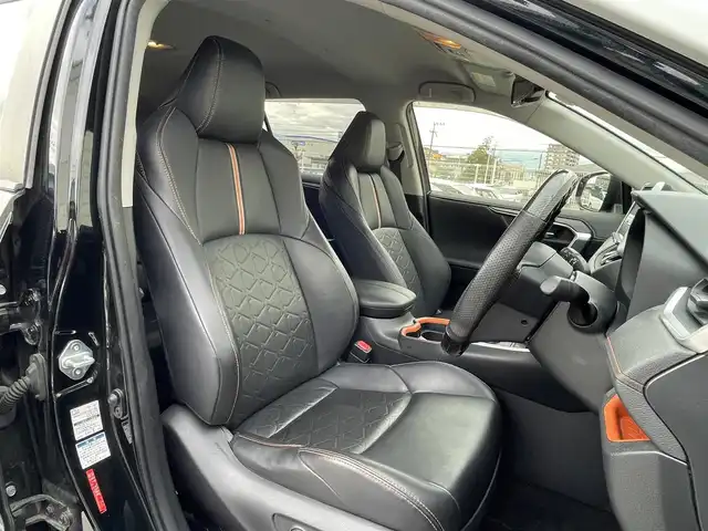 トヨタ ＲＡＶ４ アドベンチャー 福岡県 2019(令1)年 6万km アッシュグレーメタリック/アティチュードブラックマイカ 2トーン 社外9型SDナビ(フルセグTV/CD/DVD/BT)/バックカメラ/ブラインドスポット/オートホールド/コーナーセンサー/電動リア/ドラレコ/クルコン/ETC/USB/ダウンヒル/純正フロアマット/純正LED/スペアキー/プッシュスタート/スマートキー