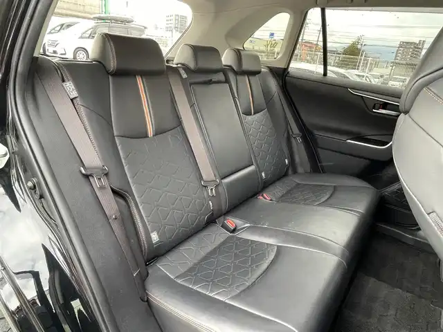 トヨタ ＲＡＶ４ アドベンチャー 福岡県 2019(令1)年 6万km アッシュグレーメタリック/アティチュードブラックマイカ 2トーン 社外9型SDナビ(フルセグTV/CD/DVD/BT)/バックカメラ/ブラインドスポット/オートホールド/コーナーセンサー/電動リア/ドラレコ/クルコン/ETC/USB/ダウンヒル/純正フロアマット/純正LED/スペアキー/プッシュスタート/スマートキー