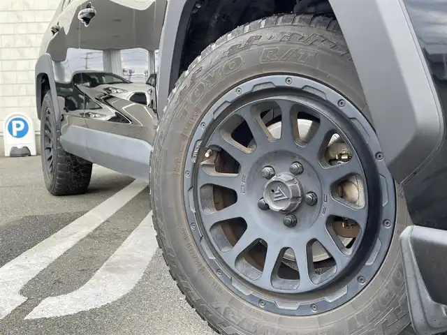 トヨタ ＲＡＶ４ アドベンチャー 福岡県 2019(令1)年 6万km アッシュグレーメタリック/アティチュードブラックマイカ 2トーン 社外9型SDナビ(フルセグTV/CD/DVD/BT)/バックカメラ/ブラインドスポット/オートホールド/コーナーセンサー/電動リア/ドラレコ/クルコン/ETC/USB/ダウンヒル/純正フロアマット/純正LED/スペアキー/プッシュスタート/スマートキー