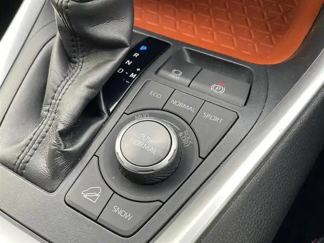 トヨタ ＲＡＶ４ アドベンチャー 福岡県 2019(令1)年 6万km アッシュグレーメタリック/アティチュードブラックマイカ 2トーン 社外9型SDナビ(フルセグTV/CD/DVD/BT)/バックカメラ/ブラインドスポット/オートホールド/コーナーセンサー/電動リア/ドラレコ/クルコン/ETC/USB/ダウンヒル/純正フロアマット/純正LED/スペアキー/プッシュスタート/スマートキー