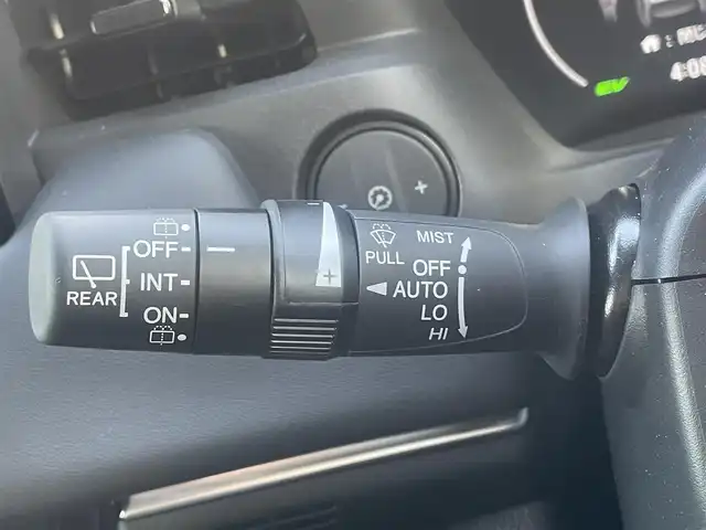 ホンダ ヴェゼル ハイブリッド e:HEV Z 熊本県 2023(令5)年 0.6万km クリスタルブラックパール ホンダセンシング/プッシュスタート/純正ナビ/（フルセグTV・BTオーディオ）/バックカメラ/ビルトインETC/前後ドライブレコーダー/純正18インチAW/レーダークルーズ/ハーフレザーシート/前席シートヒーター/パワーバックドア/パドルシフト/LEDヘッドライト/オートライト/フォグライト/前後コーナーセンサー/横滑り防止装置/ウィンカーミラー/フロアマット/新車保証書/取扱説明書/スマートスペアキー×1本