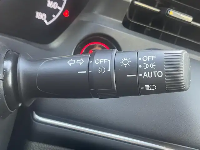 ホンダ ヴェゼル ハイブリッド e:HEV Z 熊本県 2023(令5)年 0.6万km クリスタルブラックパール ホンダセンシング/プッシュスタート/純正ナビ/（フルセグTV・BTオーディオ）/バックカメラ/ビルトインETC/前後ドライブレコーダー/純正18インチAW/レーダークルーズ/ハーフレザーシート/前席シートヒーター/パワーバックドア/パドルシフト/LEDヘッドライト/オートライト/フォグライト/前後コーナーセンサー/横滑り防止装置/ウィンカーミラー/フロアマット/新車保証書/取扱説明書/スマートスペアキー×1本