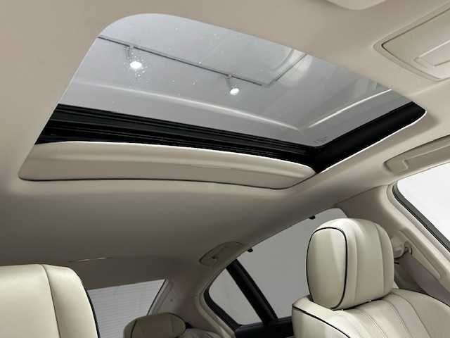 ホンダ レジェンド 宮城県 2018(平30)年 7.8万km スーパープラチナメタリック ホンダセンシング/・衝突軽減ブレーキ/・歩行者事故低減ステアリング/・アダプティブ・クルーズ・コントロール/・車線維持支援システム/・路外逸脱抑制機能/・誤発進抑制機能/・先行車発進お知らせ機能/・標識認識機能/セーフティ・サポートカーS（ワイド）/・ブラインドスポットインフォメーション/・マルチビューカメラシステム/・パーキングセンサーシステム/・後退出庫サポート/・ジュエルアイLEDヘッドライト/・ハイビームサポートシステム/・ヘッドアップディスプレイ/サンルーフ/純正ナビ/・全方位カメラ/・KRELLスピーカー/・純正ETC２．０/本革シート/・ヒートシーター/・エアシート/・パワーシート/・シートメモリー/革巻きステアリング/・ステアリングスイッチ/・ハンドルヒーター/純正アルミホイール/プッシュスタート/・アイドリングストップ/・スマートキー