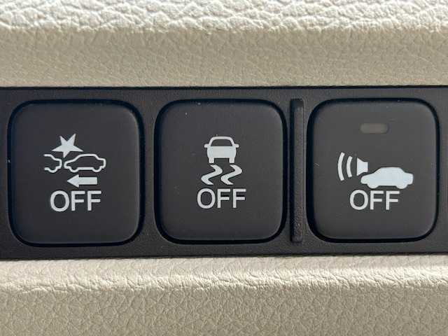 ホンダ レジェンド 宮城県 2018(平30)年 7.8万km スーパープラチナメタリック ホンダセンシング/・衝突軽減ブレーキ/・歩行者事故低減ステアリング/・アダプティブ・クルーズ・コントロール/・車線維持支援システム/・路外逸脱抑制機能/・誤発進抑制機能/・先行車発進お知らせ機能/・標識認識機能/セーフティ・サポートカーS（ワイド）/・ブラインドスポットインフォメーション/・マルチビューカメラシステム/・パーキングセンサーシステム/・後退出庫サポート/・ジュエルアイLEDヘッドライト/・ハイビームサポートシステム/・ヘッドアップディスプレイ/サンルーフ/純正ナビ/・全方位カメラ/・KRELLスピーカー/・純正ETC２．０/本革シート/・ヒートシーター/・エアシート/・パワーシート/・シートメモリー/革巻きステアリング/・ステアリングスイッチ/・ハンドルヒーター/純正アルミホイール/プッシュスタート/・アイドリングストップ/・スマートキー