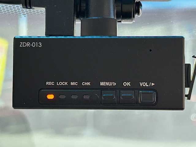 ホンダ レジェンド 宮城県 2018(平30)年 7.8万km スーパープラチナメタリック ホンダセンシング/・衝突軽減ブレーキ/・歩行者事故低減ステアリング/・アダプティブ・クルーズ・コントロール/・車線維持支援システム/・路外逸脱抑制機能/・誤発進抑制機能/・先行車発進お知らせ機能/・標識認識機能/セーフティ・サポートカーS（ワイド）/・ブラインドスポットインフォメーション/・マルチビューカメラシステム/・パーキングセンサーシステム/・後退出庫サポート/・ジュエルアイLEDヘッドライト/・ハイビームサポートシステム/・ヘッドアップディスプレイ/サンルーフ/純正ナビ/・全方位カメラ/・KRELLスピーカー/・純正ETC２．０/本革シート/・ヒートシーター/・エアシート/・パワーシート/・シートメモリー/革巻きステアリング/・ステアリングスイッチ/・ハンドルヒーター/純正アルミホイール/プッシュスタート/・アイドリングストップ/・スマートキー