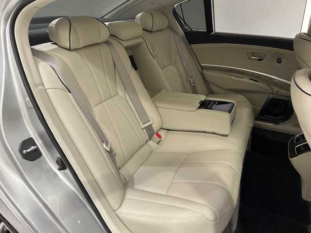 ホンダ レジェンド 宮城県 2018(平30)年 7.8万km スーパープラチナメタリック ホンダセンシング/・衝突軽減ブレーキ/・歩行者事故低減ステアリング/・アダプティブ・クルーズ・コントロール/・車線維持支援システム/・路外逸脱抑制機能/・誤発進抑制機能/・先行車発進お知らせ機能/・標識認識機能/セーフティ・サポートカーS（ワイド）/・ブラインドスポットインフォメーション/・マルチビューカメラシステム/・パーキングセンサーシステム/・後退出庫サポート/・ジュエルアイLEDヘッドライト/・ハイビームサポートシステム/・ヘッドアップディスプレイ/サンルーフ/純正ナビ/・全方位カメラ/・KRELLスピーカー/・純正ETC２．０/本革シート/・ヒートシーター/・エアシート/・パワーシート/・シートメモリー/革巻きステアリング/・ステアリングスイッチ/・ハンドルヒーター/純正アルミホイール/プッシュスタート/・アイドリングストップ/・スマートキー