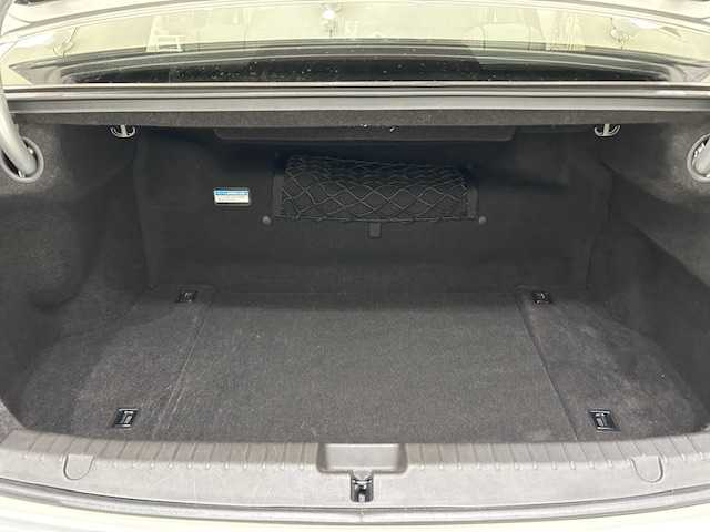 ホンダ レジェンド 宮城県 2018(平30)年 7.8万km スーパープラチナメタリック ホンダセンシング/・衝突軽減ブレーキ/・歩行者事故低減ステアリング/・アダプティブ・クルーズ・コントロール/・車線維持支援システム/・路外逸脱抑制機能/・誤発進抑制機能/・先行車発進お知らせ機能/・標識認識機能/セーフティ・サポートカーS（ワイド）/・ブラインドスポットインフォメーション/・マルチビューカメラシステム/・パーキングセンサーシステム/・後退出庫サポート/・ジュエルアイLEDヘッドライト/・ハイビームサポートシステム/・ヘッドアップディスプレイ/サンルーフ/純正ナビ/・全方位カメラ/・KRELLスピーカー/・純正ETC２．０/本革シート/・ヒートシーター/・エアシート/・パワーシート/・シートメモリー/革巻きステアリング/・ステアリングスイッチ/・ハンドルヒーター/純正アルミホイール/プッシュスタート/・アイドリングストップ/・スマートキー