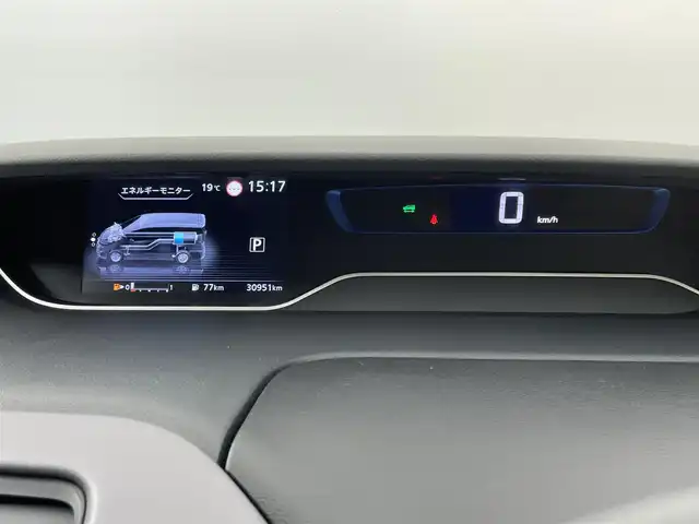 日産 セレナ e－パワー ハイウェイスター V 千葉県 2021(令3)年 3.1万km ブリリアントホワイトパール 2トーン 禁煙車/純正9インチメモリーナビ/ DVD Bluetooth フルセグTV/後方モニター/アラウンドビューモニター/エマージェンシーブレーキ/インテリジェントルームミラー/プロパイロット/ETC2.0/両側電動スライドドア/電動パーキングブレーキ/オートホールド/電動格納サイドミラー/リアサンシェード/前後コーナーセンサー/ウィンカーミラー/プッシュスタート/LEDヘッドライト（オートライト）/フォグランプ