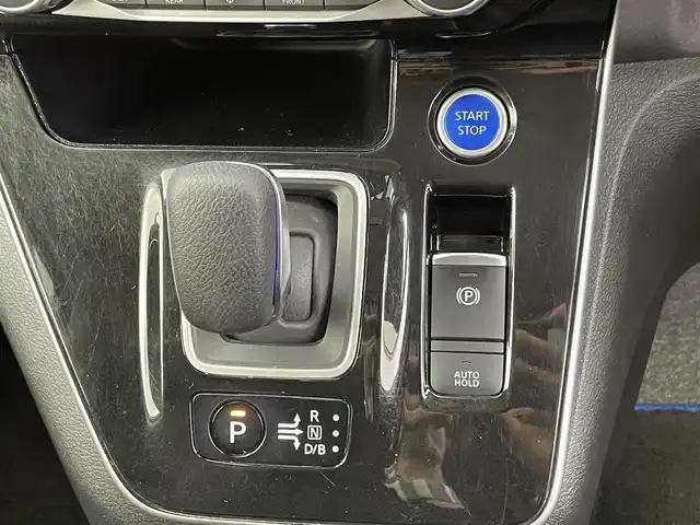 日産 セレナ e－パワー ハイウェイスター V 千葉県 2021(令3)年 3.1万km ブリリアントホワイトパール 2トーン 禁煙車/純正9インチメモリーナビ/ DVD Bluetooth フルセグTV/後方モニター/アラウンドビューモニター/エマージェンシーブレーキ/インテリジェントルームミラー/プロパイロット/ETC2.0/両側電動スライドドア/電動パーキングブレーキ/オートホールド/電動格納サイドミラー/リアサンシェード/前後コーナーセンサー/ウィンカーミラー/プッシュスタート/LEDヘッドライト（オートライト）/フォグランプ