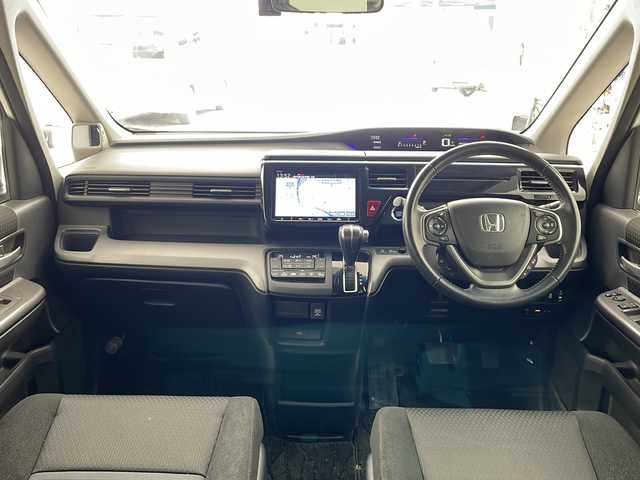 ホンダ ステップワゴン スパーダ ホンダセンシング 兵庫県 2018(平30)年 9.1万km プラチナホワイトパール ・純正9インチナビ/・CD・DVD・TV・SV・BT・USB・Apple　Carplay)/・衝突軽減ブレーキ/・アダプティブクルーズコントロール/・レーンキーピングアシスト/・標識認識機能/・先行者発進お知らせ/・ビルトインETC/・純正ドライブレコーダー/・パドルシフト/・2列目サンシェード/・ECON/・純正16インチホイール/・オートレベリングLEDヘッドライト/・プッシュスタート/・スマートキー/・スペアキー