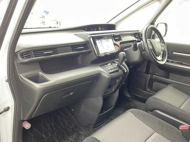 ホンダ ステップワゴン スパーダ ホンダセンシング 兵庫県 2018(平30)年 9.1万km プラチナホワイトパール ・純正9インチナビ/・CD・DVD・TV・SV・BT・USB・Apple　Carplay)/・衝突軽減ブレーキ/・アダプティブクルーズコントロール/・レーンキーピングアシスト/・標識認識機能/・先行者発進お知らせ/・ビルトインETC/・純正ドライブレコーダー/・パドルシフト/・2列目サンシェード/・ECON/・純正16インチホイール/・オートレベリングLEDヘッドライト/・プッシュスタート/・スマートキー/・スペアキー