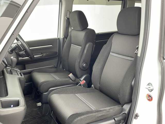 ホンダ ステップワゴン スパーダ ホンダセンシング 兵庫県 2018(平30)年 9.1万km プラチナホワイトパール ・純正9インチナビ/・CD・DVD・TV・SV・BT・USB・Apple　Carplay)/・衝突軽減ブレーキ/・アダプティブクルーズコントロール/・レーンキーピングアシスト/・標識認識機能/・先行者発進お知らせ/・ビルトインETC/・純正ドライブレコーダー/・パドルシフト/・2列目サンシェード/・ECON/・純正16インチホイール/・オートレベリングLEDヘッドライト/・プッシュスタート/・スマートキー/・スペアキー