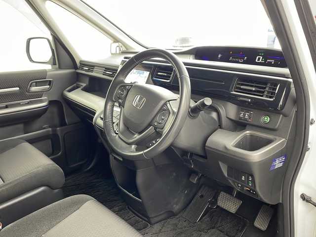 ホンダ ステップワゴン スパーダ ホンダセンシング 兵庫県 2018(平30)年 9.1万km プラチナホワイトパール ・純正9インチナビ/・CD・DVD・TV・SV・BT・USB・Apple　Carplay)/・衝突軽減ブレーキ/・アダプティブクルーズコントロール/・レーンキーピングアシスト/・標識認識機能/・先行者発進お知らせ/・ビルトインETC/・純正ドライブレコーダー/・パドルシフト/・2列目サンシェード/・ECON/・純正16インチホイール/・オートレベリングLEDヘッドライト/・プッシュスタート/・スマートキー/・スペアキー