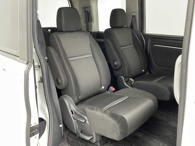 ホンダ ステップワゴン スパーダ ホンダセンシング 兵庫県 2018(平30)年 9.1万km プラチナホワイトパール ・純正9インチナビ/・CD・DVD・TV・SV・BT・USB・Apple　Carplay)/・衝突軽減ブレーキ/・アダプティブクルーズコントロール/・レーンキーピングアシスト/・標識認識機能/・先行者発進お知らせ/・ビルトインETC/・純正ドライブレコーダー/・パドルシフト/・2列目サンシェード/・ECON/・純正16インチホイール/・オートレベリングLEDヘッドライト/・プッシュスタート/・スマートキー/・スペアキー