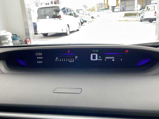 ホンダ ステップワゴン スパーダ ホンダセンシング 兵庫県 2018(平30)年 9.1万km プラチナホワイトパール ・純正9インチナビ/・CD・DVD・TV・SV・BT・USB・Apple　Carplay)/・衝突軽減ブレーキ/・アダプティブクルーズコントロール/・レーンキーピングアシスト/・標識認識機能/・先行者発進お知らせ/・ビルトインETC/・純正ドライブレコーダー/・パドルシフト/・2列目サンシェード/・ECON/・純正16インチホイール/・オートレベリングLEDヘッドライト/・プッシュスタート/・スマートキー/・スペアキー