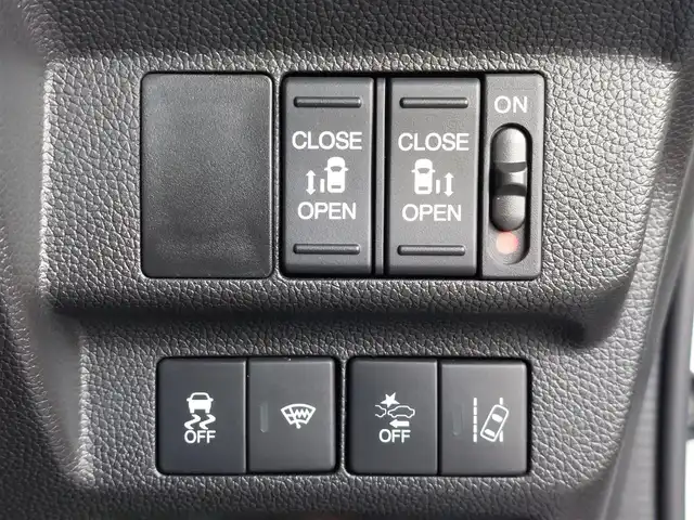 ホンダ フリード＋ ハイブリット クロスター ホンダセンシング 東京都 2021(令3)年 6.5万km プラチナホワイトパール 純正9インチナビ/フルセグ/バックカメラ/ビルトインETC/両側パワースライドドア/ハーフレザーシート/シートヒーター/Cパッケージ/衝突軽減ブレーキ/レーンキープアシスト/レーダークルーズコントロール/コーナーセンサー/スマートキー/LEDヘッドライト