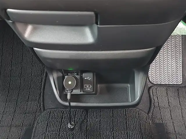 ホンダ フリード＋ ハイブリット クロスター ホンダセンシング 東京都 2021(令3)年 6.5万km プラチナホワイトパール 純正9インチナビ/フルセグ/バックカメラ/ビルトインETC/両側パワースライドドア/ハーフレザーシート/シートヒーター/Cパッケージ/衝突軽減ブレーキ/レーンキープアシスト/レーダークルーズコントロール/コーナーセンサー/スマートキー/LEDヘッドライト