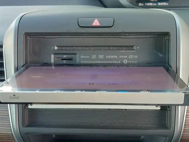 ホンダ フリード＋ ハイブリット クロスター ホンダセンシング 東京都 2021(令3)年 6.5万km プラチナホワイトパール 純正9インチナビ/フルセグ/バックカメラ/ビルトインETC/両側パワースライドドア/ハーフレザーシート/シートヒーター/Cパッケージ/衝突軽減ブレーキ/レーンキープアシスト/レーダークルーズコントロール/コーナーセンサー/スマートキー/LEDヘッドライト