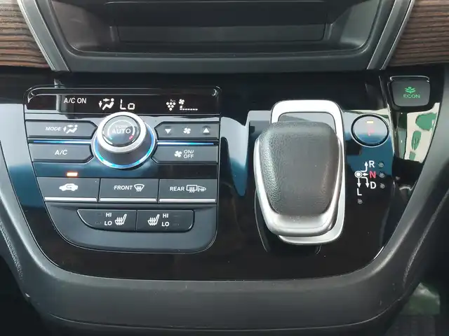 ホンダ フリード＋ ハイブリット クロスター ホンダセンシング 東京都 2021(令3)年 6.5万km プラチナホワイトパール 純正9インチナビ/フルセグ/バックカメラ/ビルトインETC/両側パワースライドドア/ハーフレザーシート/シートヒーター/Cパッケージ/衝突軽減ブレーキ/レーンキープアシスト/レーダークルーズコントロール/コーナーセンサー/スマートキー/LEDヘッドライト