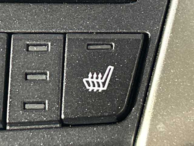 レクサス ＮＸ 300h バージョンL 神奈川県 2018(平30)年 5.1万km グラファイトブラックガラスフレーク レクサスセーフティシステム＋/純正メーカーオプションナビ/・BT/フルセグTV/CD/DVD/BD/USB/AUX/MiraCast/バックカメラ/合皮シート/パワーシート(D/N/2列目)/メモリシート(D)/シートヒーター(D/N)/ベンチレーション(D/N)/パワーバックドア/電動サイドブレーキ/オートブレーキホールド/EVモード/ECO/SPORTモード/nanoe/BSM/革巻きステアリング/ステアリングスイッチ/パドルシフト/Autoライト/ステアリングヒーター/三眼LED/フォグランプ/ビルトインETC2.0/純正ドライブレコーダー/後席電動格納シート/HUD/電動格納ミラー/ウィンカーミラー/純正フロアマット/純正18インチアルミホイール