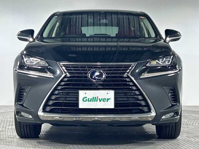 レクサス ＮＸ 300h バージョンL 神奈川県 2018(平30)年 5.1万km グラファイトブラックガラスフレーク レクサスセーフティシステム＋/純正メーカーオプションナビ/・BT/フルセグTV/CD/DVD/BD/USB/AUX/MiraCast/バックカメラ/合皮シート/パワーシート(D/N/2列目)/メモリシート(D)/シートヒーター(D/N)/ベンチレーション(D/N)/パワーバックドア/電動サイドブレーキ/オートブレーキホールド/EVモード/ECO/SPORTモード/nanoe/BSM/革巻きステアリング/ステアリングスイッチ/パドルシフト/Autoライト/ステアリングヒーター/三眼LED/フォグランプ/ビルトインETC2.0/純正ドライブレコーダー/後席電動格納シート/HUD/電動格納ミラー/ウィンカーミラー/純正フロアマット/純正18インチアルミホイール
