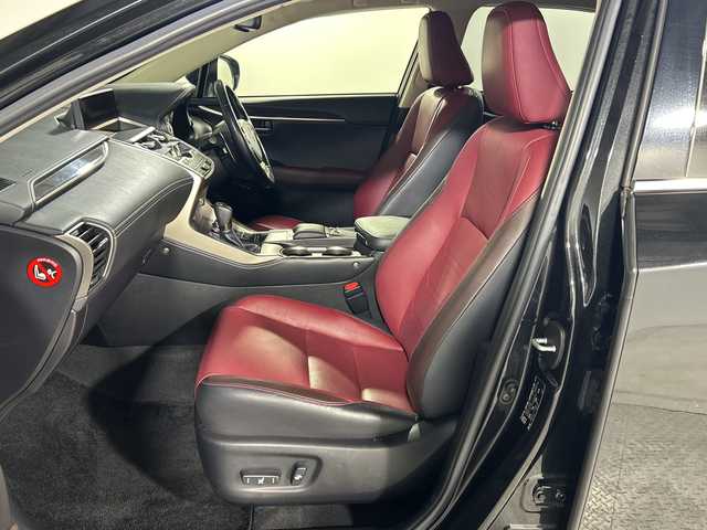 レクサス ＮＸ 300h バージョンL 神奈川県 2018(平30)年 5.1万km グラファイトブラックガラスフレーク レクサスセーフティシステム＋/純正メーカーオプションナビ/・BT/フルセグTV/CD/DVD/BD/USB/AUX/MiraCast/バックカメラ/合皮シート/パワーシート(D/N/2列目)/メモリシート(D)/シートヒーター(D/N)/ベンチレーション(D/N)/パワーバックドア/電動サイドブレーキ/オートブレーキホールド/EVモード/ECO/SPORTモード/nanoe/BSM/革巻きステアリング/ステアリングスイッチ/パドルシフト/Autoライト/ステアリングヒーター/三眼LED/フォグランプ/ビルトインETC2.0/純正ドライブレコーダー/後席電動格納シート/HUD/電動格納ミラー/ウィンカーミラー/純正フロアマット/純正18インチアルミホイール