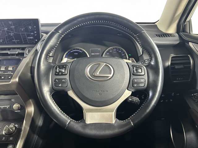 レクサス ＮＸ 300h バージョンL 神奈川県 2018(平30)年 5.1万km グラファイトブラックガラスフレーク レクサスセーフティシステム＋/純正メーカーオプションナビ/・BT/フルセグTV/CD/DVD/BD/USB/AUX/MiraCast/バックカメラ/合皮シート/パワーシート(D/N/2列目)/メモリシート(D)/シートヒーター(D/N)/ベンチレーション(D/N)/パワーバックドア/電動サイドブレーキ/オートブレーキホールド/EVモード/ECO/SPORTモード/nanoe/BSM/革巻きステアリング/ステアリングスイッチ/パドルシフト/Autoライト/ステアリングヒーター/三眼LED/フォグランプ/ビルトインETC2.0/純正ドライブレコーダー/後席電動格納シート/HUD/電動格納ミラー/ウィンカーミラー/純正フロアマット/純正18インチアルミホイール