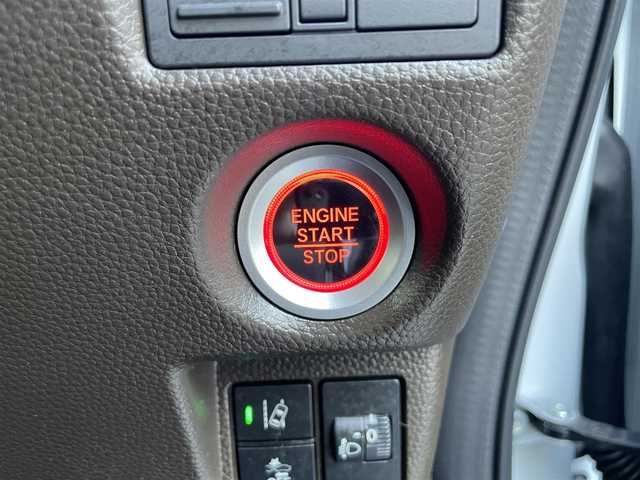 ホンダ Ｎ ＢＯＸ L 静岡県 2022(令4)年 1万km プレミアムサンライトホワイトパール ワンオーナー　/純正ナビ　/・Ｂｌｕｅｔｏｏｔｈ接続　/・ＵＳＢ入力端子　/レーダークルーズコントロール　/片側パワースライドドア　/電動パーキングブレーキ/オートブレーキホールド　/プッシュスタート　/スマートキー　/前席シートヒーター　/ＬＥＤオートライト/オートハイビーム/ビルトインETC/衝突被害軽減ブレーキ/レーンアシスト/横滑り防止装置/純正フロアマット/取扱説明書/保証書