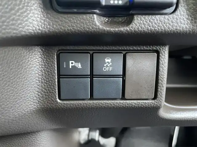 ホンダ Ｎ ＢＯＸ L 静岡県 2022(令4)年 1万km プレミアムサンライトホワイトパール ワンオーナー　/純正ナビ　/・Ｂｌｕｅｔｏｏｔｈ接続　/・ＵＳＢ入力端子　/レーダークルーズコントロール　/片側パワースライドドア　/電動パーキングブレーキ/オートブレーキホールド　/プッシュスタート　/スマートキー　/前席シートヒーター　/ＬＥＤオートライト/オートハイビーム/ビルトインETC/衝突被害軽減ブレーキ/レーンアシスト/横滑り防止装置/純正フロアマット/取扱説明書/保証書