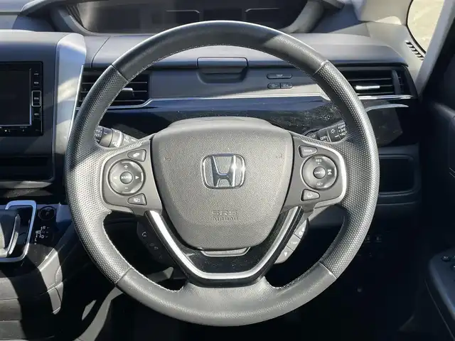 ホンダ フリード ハイブリット モデューロX ホンダセンシング 大阪府 2021(令3)年 3.2万km プラチナホワイトパール 純正ナビ /・フルセグTV BT/USB/DVD /ホンダセンシング /バックカメラ /ETC /両側パワースライドドア /純正フロアマット /ハーフレザーシート /純正15インチAW /LEDヘッド・フォグ /スペアキー/保証書・取説