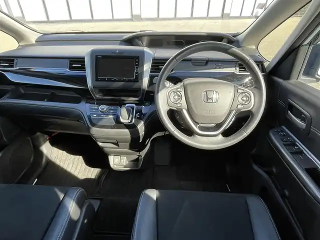 ホンダ フリード ハイブリット モデューロX ホンダセンシング 大阪府 2021(令3)年 3.2万km プラチナホワイトパール 純正ナビ /・フルセグTV BT/USB/DVD /ホンダセンシング /バックカメラ /ETC /両側パワースライドドア /純正フロアマット /ハーフレザーシート /純正15インチAW /LEDヘッド・フォグ /スペアキー/保証書・取説