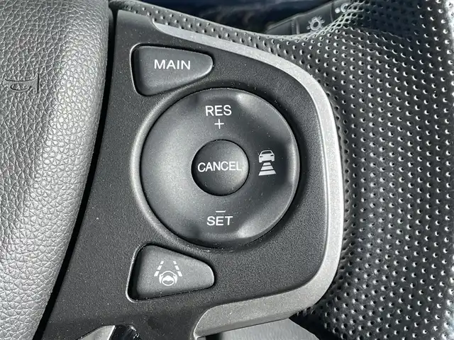 ホンダ フリード ハイブリット モデューロX ホンダセンシング 大阪府 2021(令3)年 3.2万km プラチナホワイトパール 純正ナビ /・フルセグTV BT/USB/DVD /ホンダセンシング /バックカメラ /ETC /両側パワースライドドア /純正フロアマット /ハーフレザーシート /純正15インチAW /LEDヘッド・フォグ /スペアキー/保証書・取説