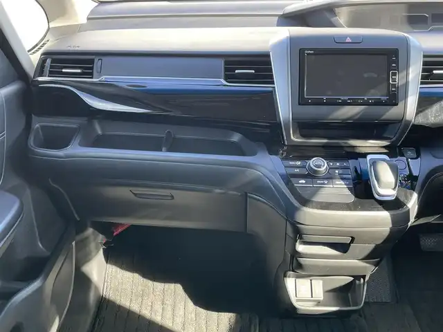 ホンダ フリード ハイブリット モデューロX ホンダセンシング 大阪府 2021(令3)年 3.2万km プラチナホワイトパール 純正ナビ /・フルセグTV BT/USB/DVD /ホンダセンシング /バックカメラ /ETC /両側パワースライドドア /純正フロアマット /ハーフレザーシート /純正15インチAW /LEDヘッド・フォグ /スペアキー/保証書・取説