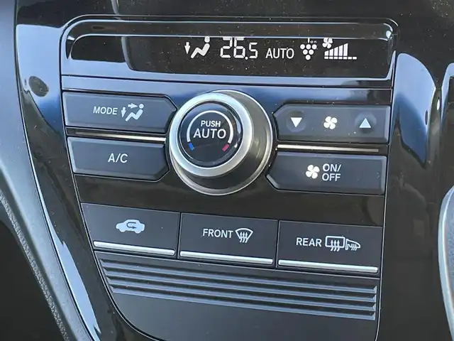 ホンダ フリード ハイブリット モデューロX ホンダセンシング 大阪府 2021(令3)年 3.2万km プラチナホワイトパール 純正ナビ /・フルセグTV BT/USB/DVD /ホンダセンシング /バックカメラ /ETC /両側パワースライドドア /純正フロアマット /ハーフレザーシート /純正15インチAW /LEDヘッド・フォグ /スペアキー/保証書・取説