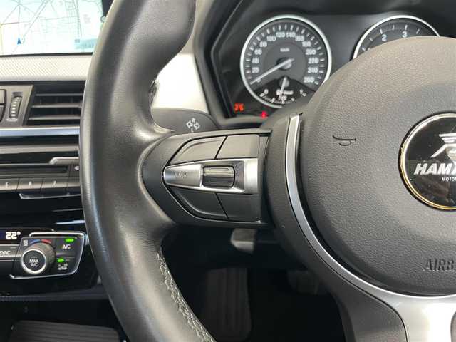 ＢＭＷ Ｘ１ xDrive 18d Mスポーツ 静岡県 2016(平28)年 4.2万km エストリル・ブルー インテリジェントセーフティ/・衝突警告/・歩行者警告/・車線逸脱警告/クルーズコントロール/コーナーセンサー/ヒルディセントコントロール/プッシュスタート/アイドリングストップ/MTモード付きAT/純正ナビ/バックカメラ/ETC/ドライブレコーダー CSD-560FH/パワーバックドア/ルーフレール/LEDヘッドライト/オートライト/ドアバイザー/19インチ社外アルミホイール/純正アルミホイール付きスタッドレスタイヤ４本車載