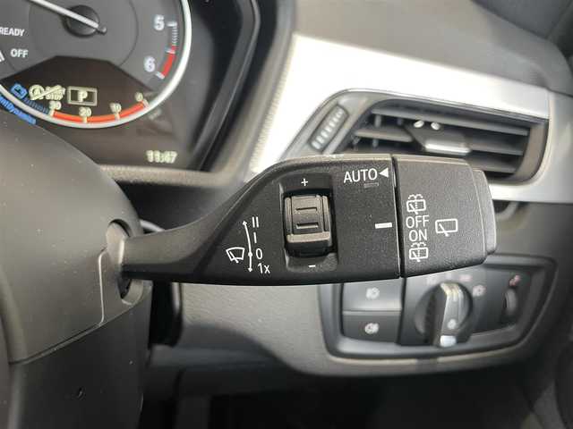 ＢＭＷ Ｘ１ xDrive 18d Mスポーツ 静岡県 2016(平28)年 4.2万km エストリル・ブルー インテリジェントセーフティ/・衝突警告/・歩行者警告/・車線逸脱警告/クルーズコントロール/コーナーセンサー/ヒルディセントコントロール/プッシュスタート/アイドリングストップ/MTモード付きAT/純正ナビ/バックカメラ/ETC/ドライブレコーダー CSD-560FH/パワーバックドア/ルーフレール/LEDヘッドライト/オートライト/ドアバイザー/19インチ社外アルミホイール/純正アルミホイール付きスタッドレスタイヤ４本車載