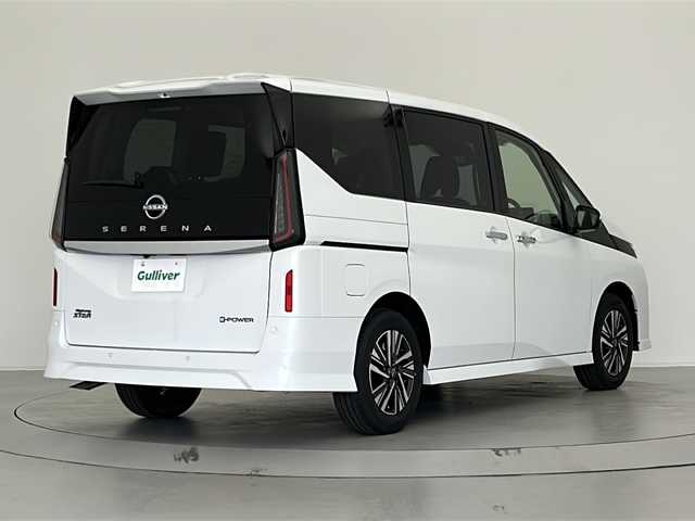 日産 セレナ e－パワー ハイウェイスター V 宮城県 2025(令7)年 0.1万km未満 プリズムホワイト 登録済未使用車/e-POWER　ハイウエイスターV/NissanConnectナビゲーションシステム（地デジ内蔵）/純正12インチアドバンスドドライブアシストディスプレイ/両側パワースライドドア/アダプティブLEDヘッドライトシステム/インテリジェント アラウンドビューモニター/インテリジェント ルームミラー/ブラインドスポットモニター/e-pedal/ワイヤレス充電器/6スピーカー/ビルトインETC2.0ユニット/ドライブレコーダー（前後セット）/プロパイロット（ナビリンク機能付）/ヘッドランプ オートレベライザー/アダプティブLEDヘッドライトシステム/インテリジェント ルームミラー/プロパイロット（ナビリンク機能付）/プロパイロット緊急停止支援システム（SOSコール機能付）+SOSコール（488400円/AUTOホールド/ETC/スマートキーX２