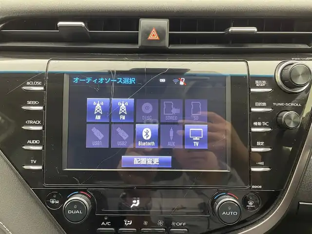 トヨタ カムリ WSレザーパッケージ 兵庫県 2019(平31)年 13万km アティチュードブラックマイカ/プラチナホワイトパールマイカ 純正SDナビ/（CD/DVD/SD/Bluetooth/フルセグTV）/バックカメラ/コーナーセンサー（前後）/アダクティブクルーズコントロール/レーンディパーチャーアラート/プリクラッシュセーフティー/ヘッドアップディスプレイ/横滑り防止装置/盗難防止装置/カーテンエアバッグ/MTモード付AT/レザーシート/パワーシート（D/N席）/シートヒーター（D/N席）/パドルシフト/LEDヘッドライト/LEDフォグランプ/オートライト/オートマチックハイビーム/ビルトインETC2.0/TVキット/AC100Vコンセント/純正18インチアルミホイール/純正フロアマット/スマートキー/スペアキー1本