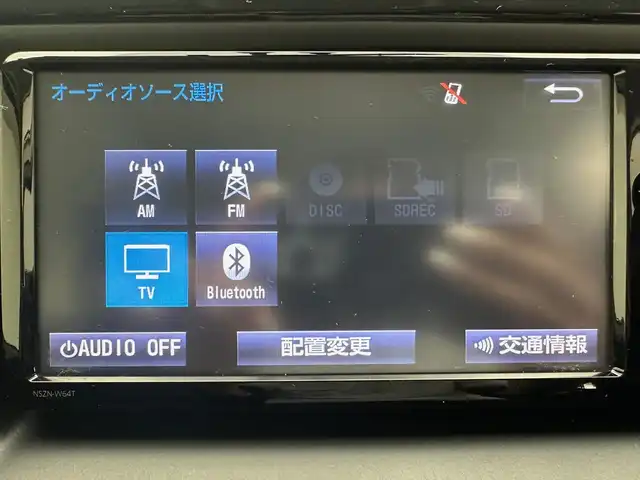 トヨタ エスクァイア ハイブリッド Xi 兵庫県 2015(平27)年 8万km シルバーM 純正ナビ(CD/DVD/SD/Bluetooth/フルセグTV)/バックカメラ/両側パワースライドドア/シートヒーター/フリップダウンモニター/純正フロアマット/LEDヘッドライト/オートライト/ドライブレコーダー/ビルトインETC/スマートキー/プッシュスタート