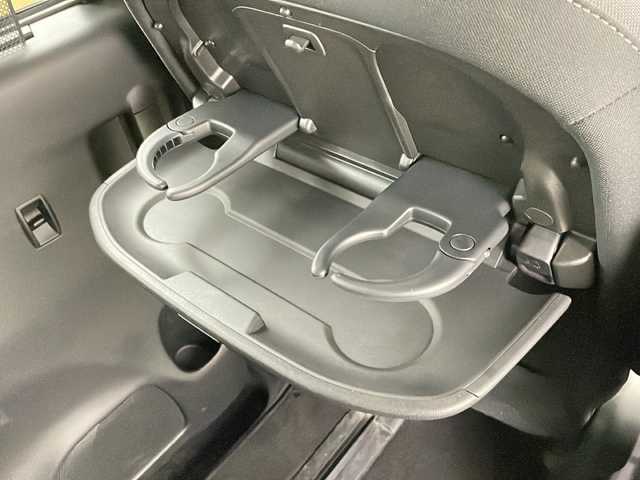 日産 セレナ ハイウェイスター V 道央・札幌 2019(令1)年 5.1万km ブリリアントホワイトパール ・4WD/・エマージェンシーブレーキ/・ハイビームアシスト/・セーフティシールド/・LEDライト/オートライト/・社外ナビ  フルセグTV/FM/AM/DVD/・両側パワースライドドア/・アラウンドビューモニター/・シートヒーター/・車線逸脱防止/・アイドリングストップ/・ステアリングヒーター/・横滑り防止/・ETC