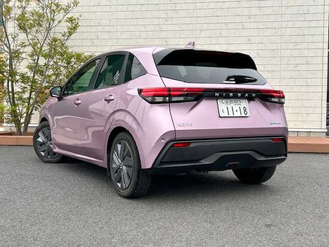 日産 ノート X 茨城県 2022(令4)年 2.3万km カーマインレッド 純正ナビ /純正AW /ブラインドスポットモニター /ETC /ドライブレコ―ダー /スマートキー /ABS /デジタルインナーミラー /コーナーセンサー /シートヒーター /ステアリングヒーター /ステアリングリモコン