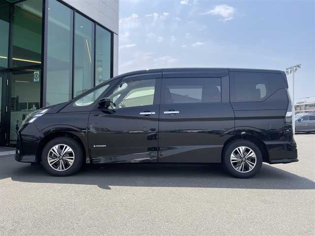 日産 セレナ e－パワー ハイウェイスター V 東京都 2020(令2)年 2.3万km ダイヤモンドブラック 純正10インチナビ/アラウンドビューモニター/フルセグ/ビルトインETC/ドライブレコーダー/両側パワースライドドア/エマージェンシーブレーキ/ブラインドスポットモニター/コーナーセンサー/クルーズコントロール/LEDヘッドライト/オートライト/純正15インチAW