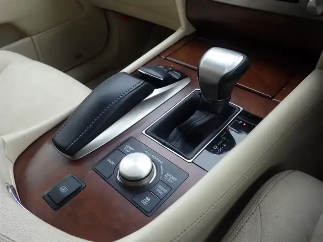 レクサス ＬＳ 460 千葉県 2014(平26)年 6.5万km ソニックシルバー レクサスプレミアムサウンドシステム/純正HDDナビ/地デジTV/【DVD/CD再生機能　Bluetooth接続】/バックカメラ/リバース連動ドアミラー（左/右）/ドライブレコーダー/前席パワーシート/コンビハンドル/ステアリングヒーター/ステアリングスイッチ/ETC/LEDヘッドライト/フォグライト/ウインカーミラー/クリアランスソナー/純正18インチアルミホイル/サイド/カーテンエアバッグ/スマートキー