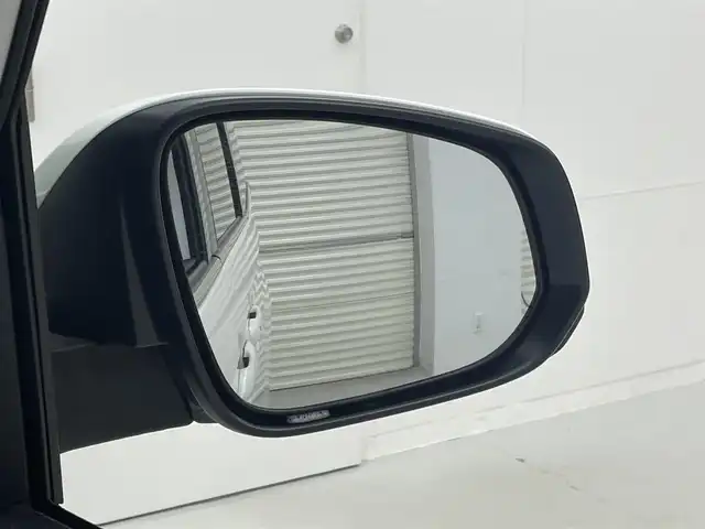 トヨタ ノア ハイブリッド S－Z 茨城県 2024(令6)年 1.5万km ホワイトパールクリスタルシャイン 純正10.5型DA/フルセグ/CD/DVDデッキ/アドバンストパーク/全方位カメラ/純正フリップダウンモニター/シグネチャーイルミブレード/快適利便パッケージ/衝突被害軽減ブレーキ/車線逸脱抑制装置/レーダークルーズコントロール/オートマチックハイビーム/クリアランスソナー/両側電動スライドドア/デジタルインナーミラー/HUD/ETC2.0/AC100V/シートヒーター/ステアリングヒーター/純正17インチAW/3眼LEDヘッドライト/スマートキー