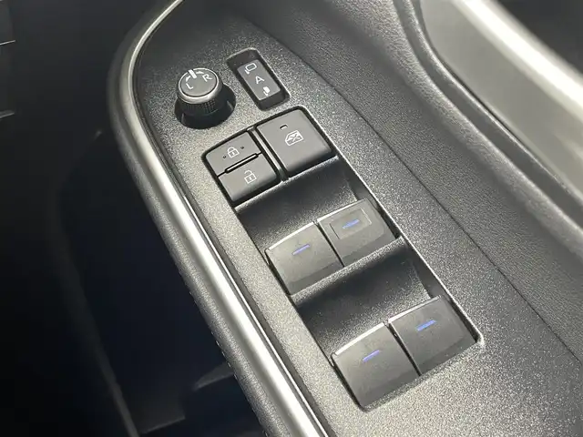 トヨタ ノア ハイブリッド S－Z 茨城県 2024(令6)年 1.5万km ホワイトパールクリスタルシャイン 純正10.5型DA/フルセグ/CD/DVDデッキ/アドバンストパーク/全方位カメラ/純正フリップダウンモニター/シグネチャーイルミブレード/快適利便パッケージ/衝突被害軽減ブレーキ/車線逸脱抑制装置/レーダークルーズコントロール/オートマチックハイビーム/クリアランスソナー/両側電動スライドドア/デジタルインナーミラー/HUD/ETC2.0/AC100V/シートヒーター/ステアリングヒーター/純正17インチAW/3眼LEDヘッドライト/スマートキー