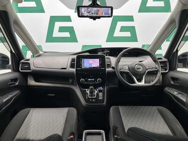 日産 セレナ e－パワー ハイウェイスター V 鹿児島県 2021(令3)年 3.5万km ブリリアントホワイトパール 純正ナビ/(フルセグ/Bluetooth/DVD/CD)/全方位カメラ/デジタルインナーミラー/フリップダウンモニター/プロパイロット/両側パワースライドドア/ハンズフリーオートスライドドア/ロールサンシェード/LEDヘッドライト/オートライト