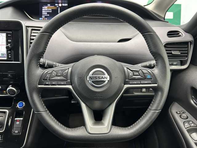 日産 セレナ e－パワー ハイウェイスター V 鹿児島県 2021(令3)年 3.5万km ブリリアントホワイトパール 純正ナビ/(フルセグ/Bluetooth/DVD/CD)/全方位カメラ/デジタルインナーミラー/フリップダウンモニター/プロパイロット/両側パワースライドドア/ハンズフリーオートスライドドア/ロールサンシェード/LEDヘッドライト/オートライト