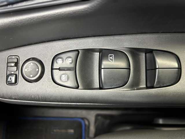 日産 セレナ e－パワー ハイウェイスター V 鹿児島県 2021(令3)年 3.5万km ブリリアントホワイトパール 純正ナビ/(フルセグ/Bluetooth/DVD/CD)/全方位カメラ/デジタルインナーミラー/フリップダウンモニター/プロパイロット/両側パワースライドドア/ハンズフリーオートスライドドア/ロールサンシェード/LEDヘッドライト/オートライト